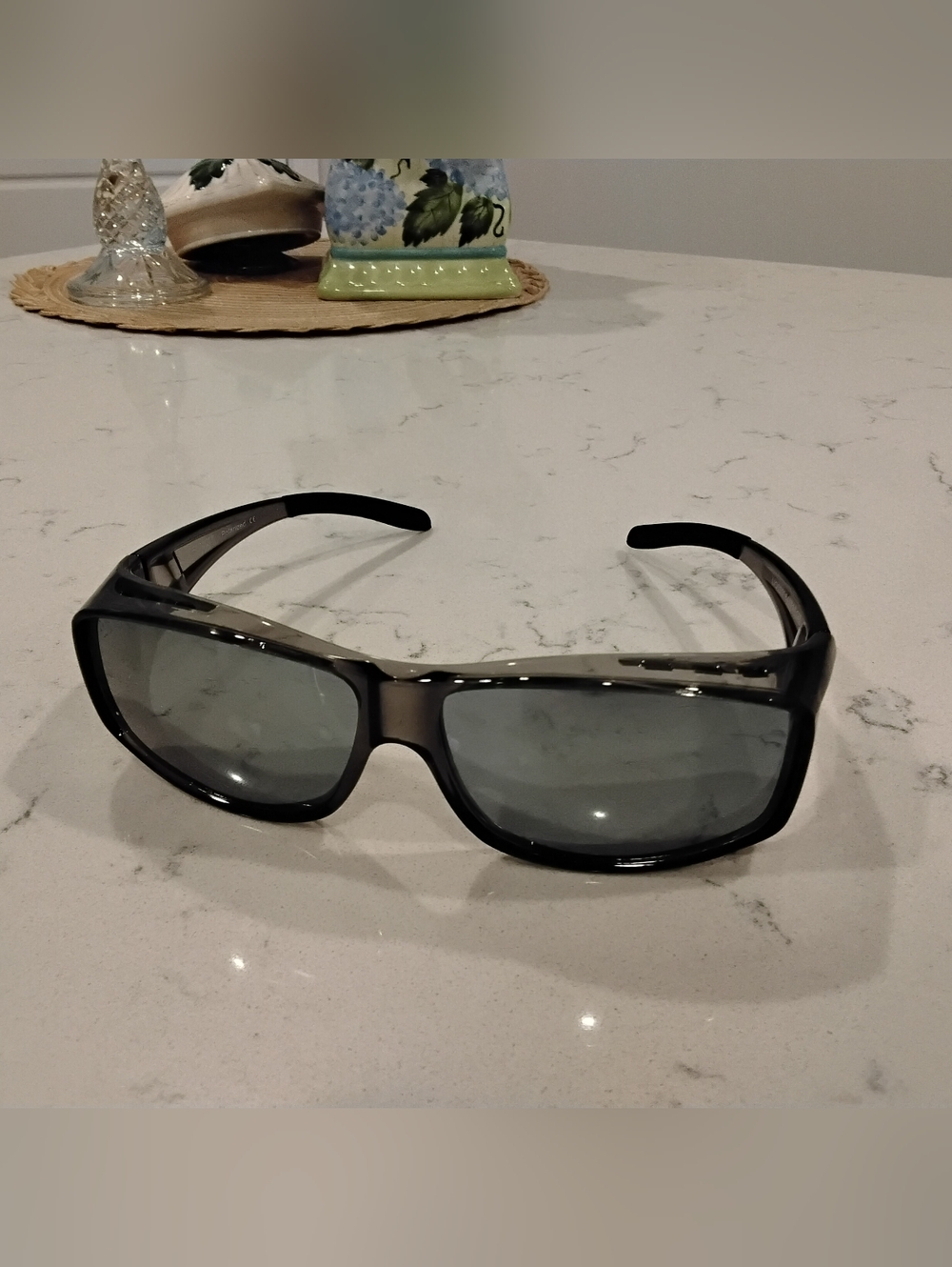 MENS/WOMENS Wraparound Polarized Sunglasses